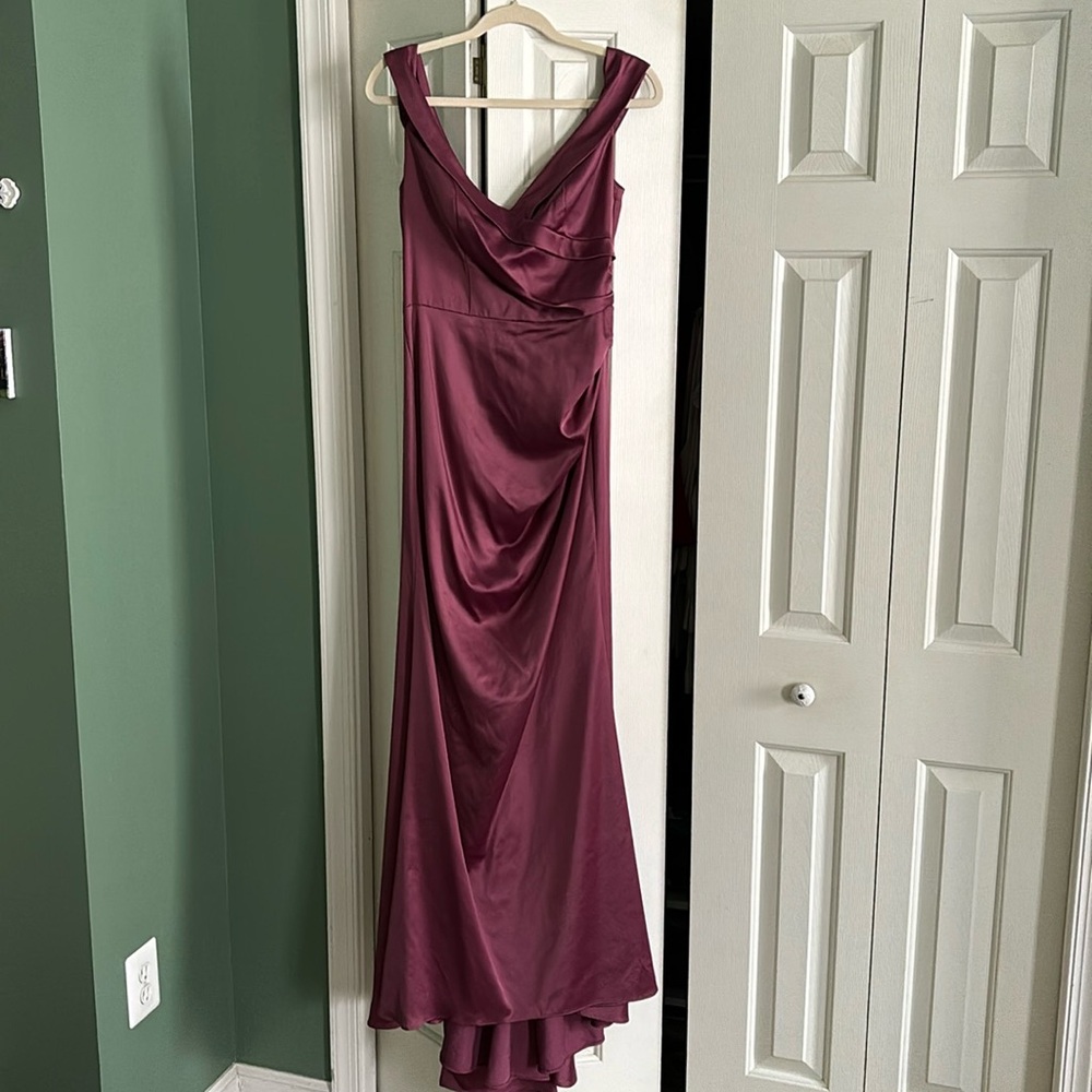 Galina Signature Satin off-shoulder mermaid dress. Mauve size 10